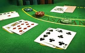 Live dealer and slot game dashboard view